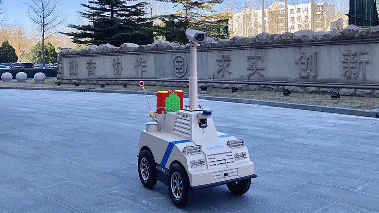 lorabots-robot-category-image-multi-roles-robots-atris-with-wheels