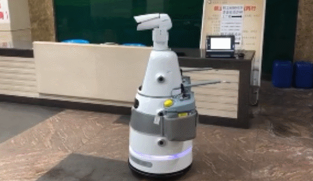 AIMBOT-multi-purpose-robot-at-hospitals-disinfection-indoors-china-singapore-（智巡士）执行环境消毒喷杀任务-gif